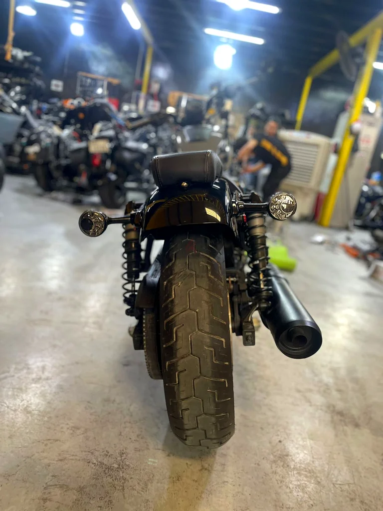 Harley D. Nightster RH975