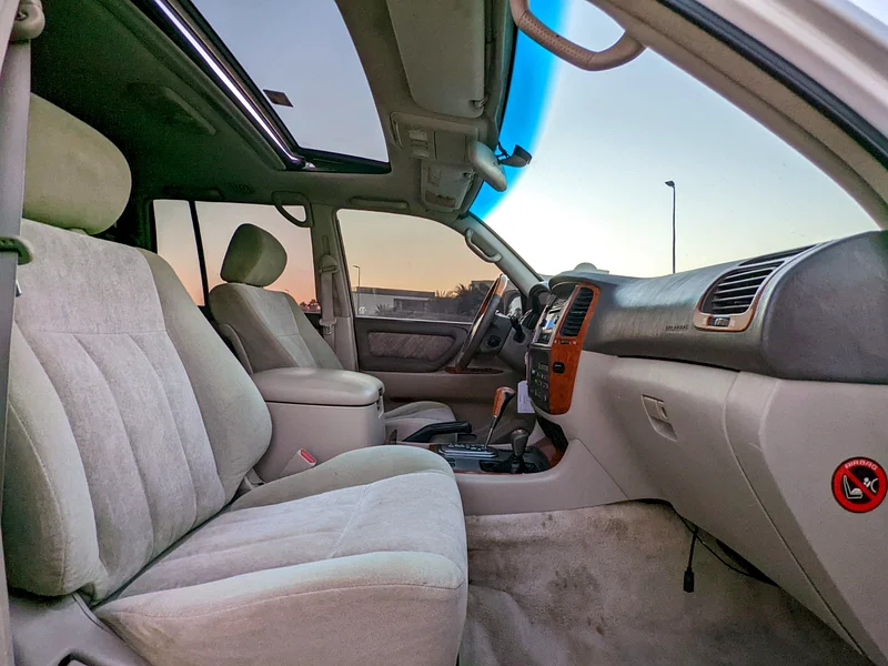 2004 TOYOTA LAND CRUISER V8 VXR FULL OPTION GCC IN EXCELLENT CONDITION63159715043202113