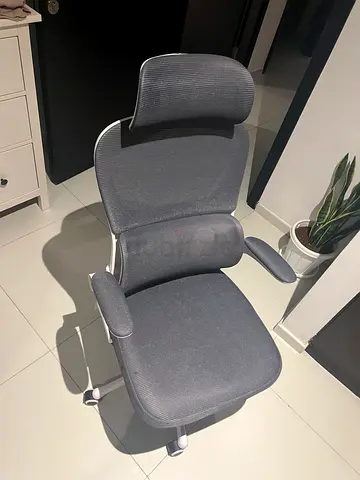 White/grey Mesh chair