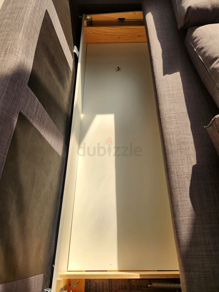 سرير أريكة بثلاثة مقاعد من إيكيا مع خزانة63221849275266112