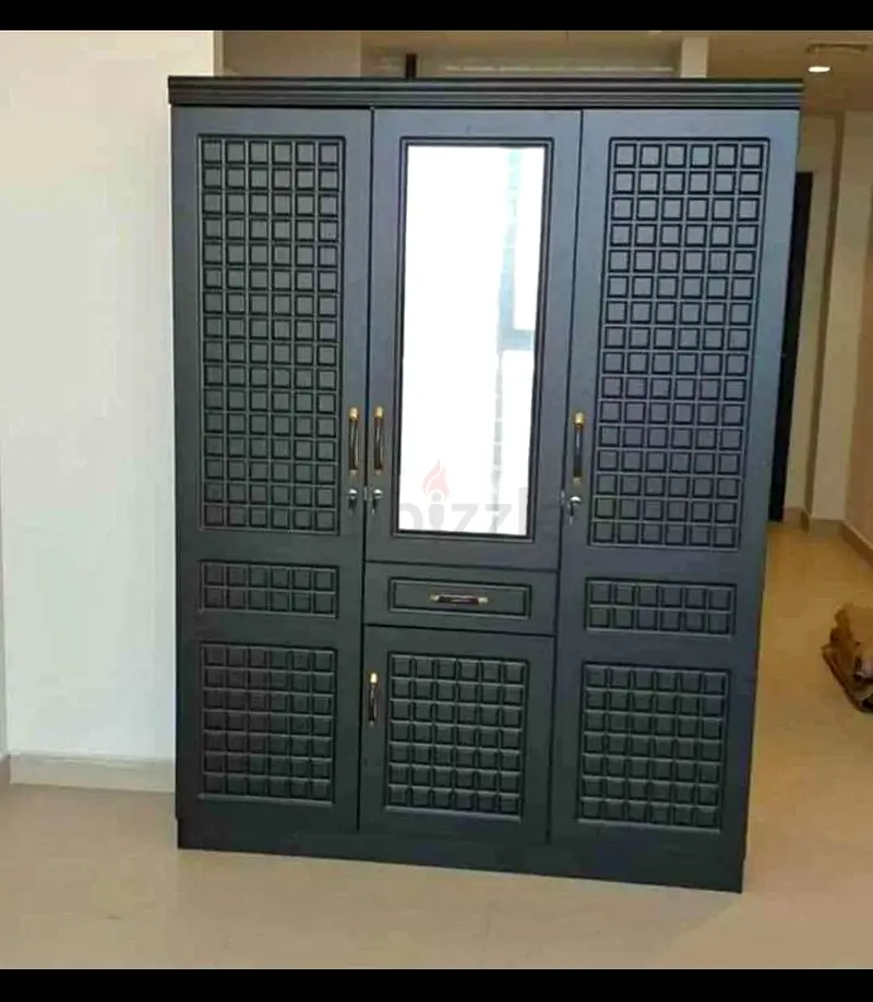 Selling brand new Three door