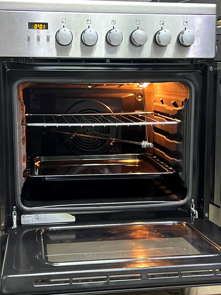 Electrolux stove top gas oven electric 60by60cm excellent condition