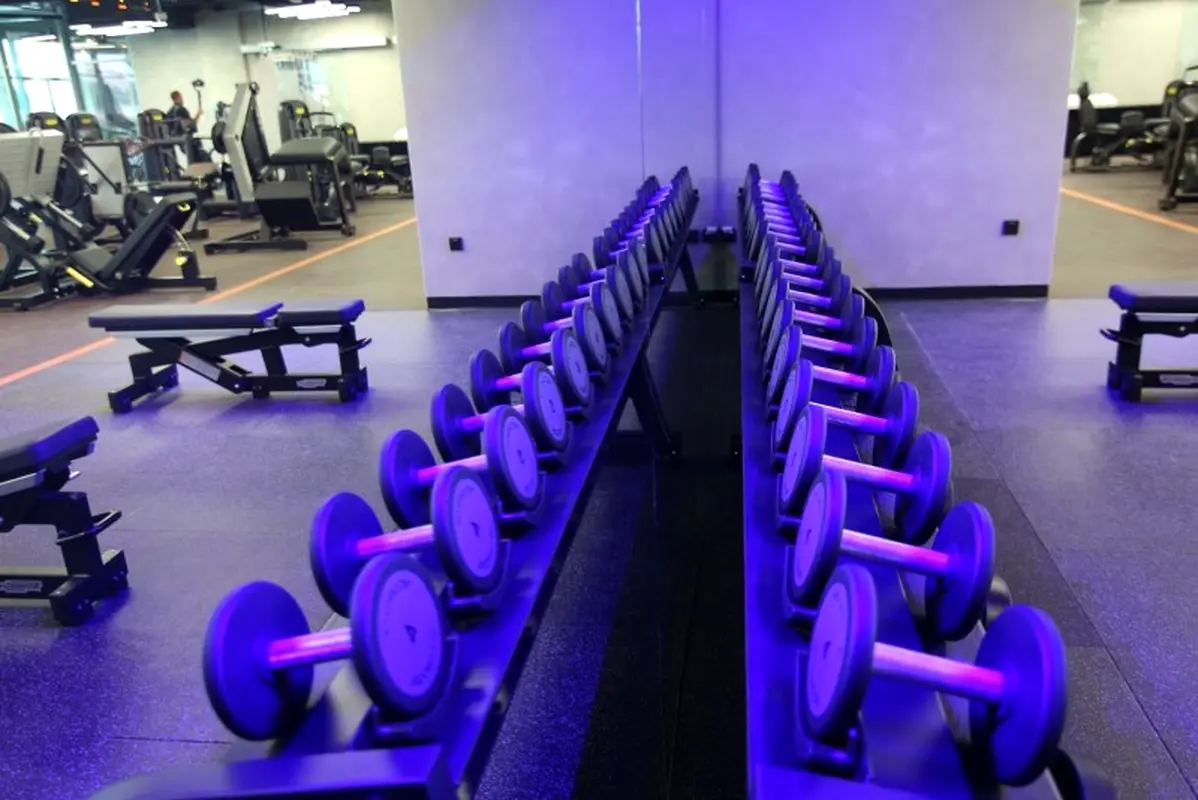 Shop State of the art health center with equipment for rent