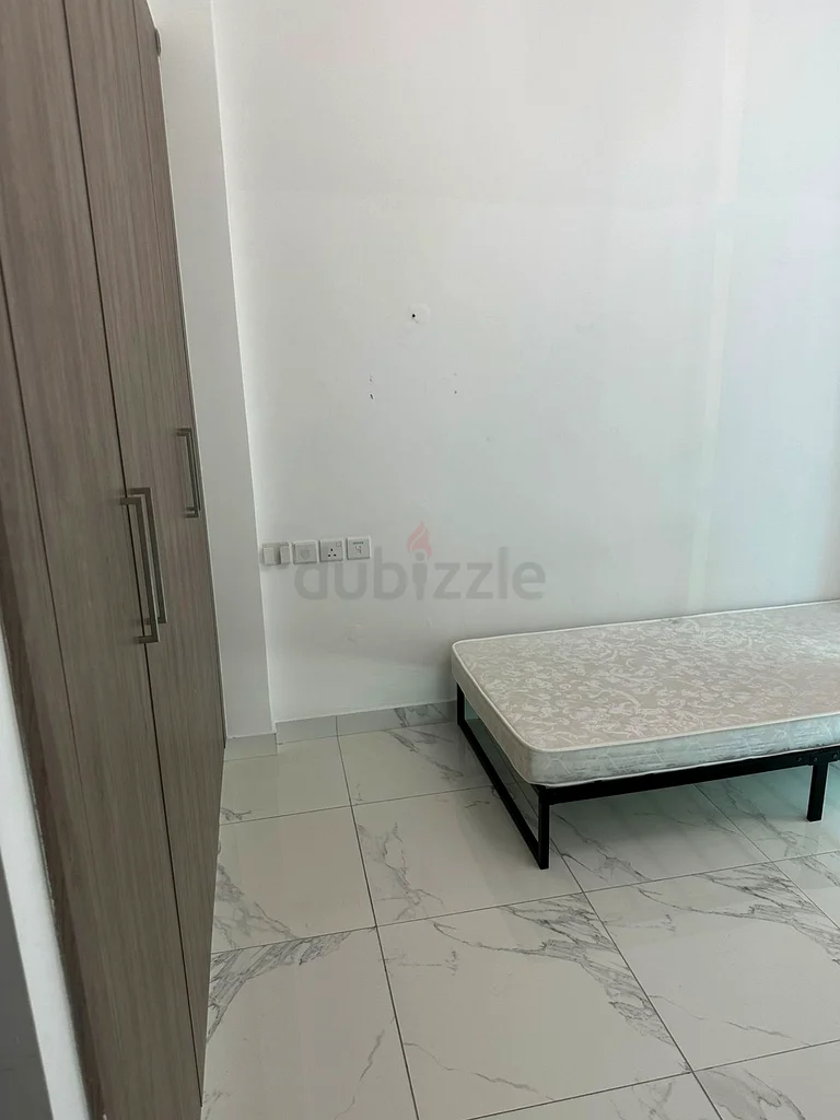 Apartment Fully furnished private Room available for single executive
