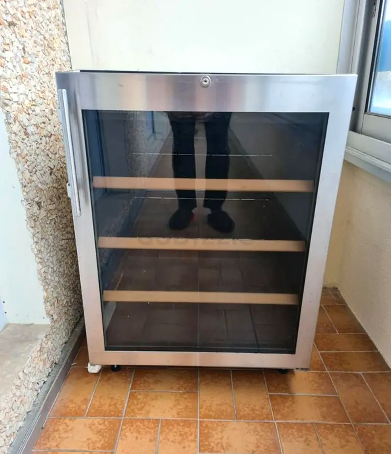 Liebherr wine Fridge dual zone temperature