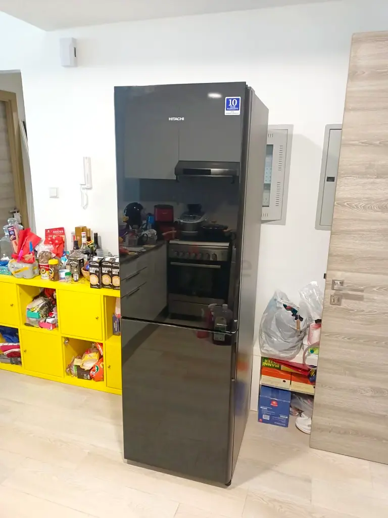 Hitachi Brand Top Fridge Bottom Freezer With Digital Inverter