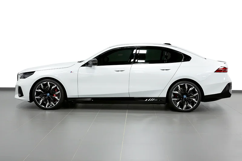 BMW i5 M60 xDrive (REF NO# 146206)63229277662465111