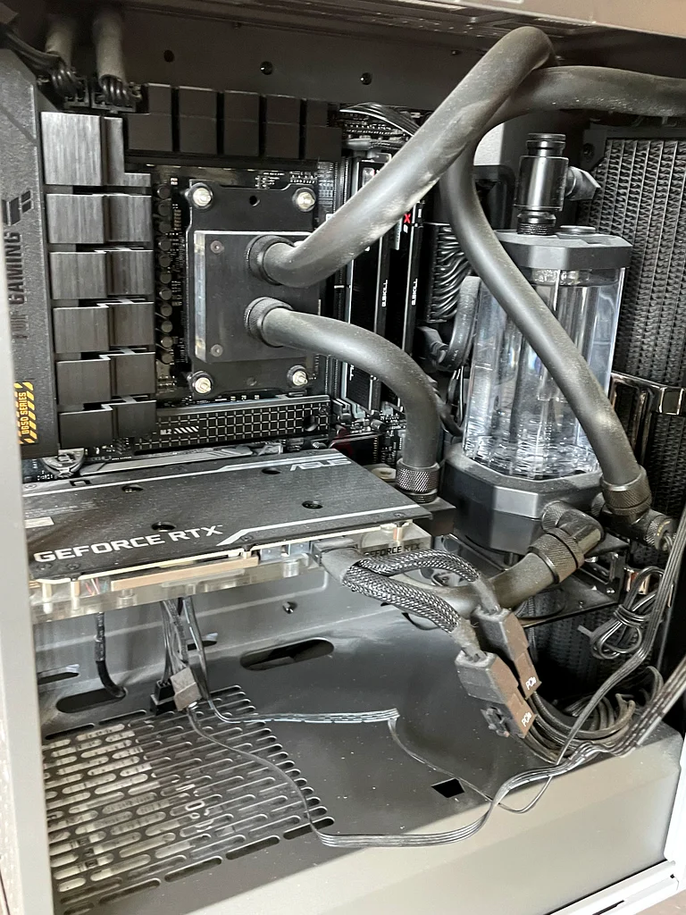 Ryzen 9 7950X RTX 3070 water cooled gaming pc