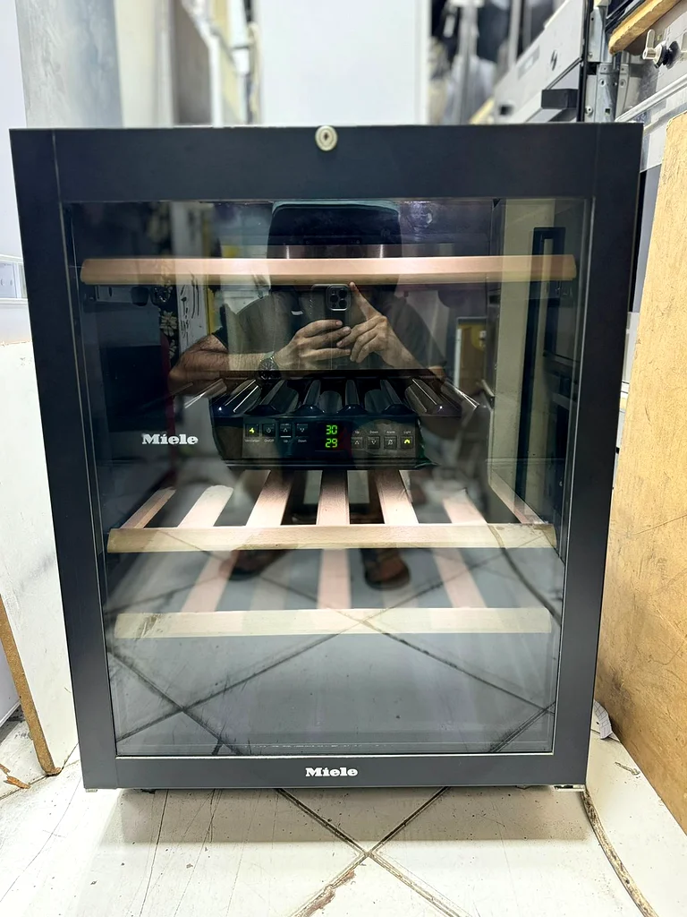 Miele latest model 40 bottle wine fridge dual temperature builtin