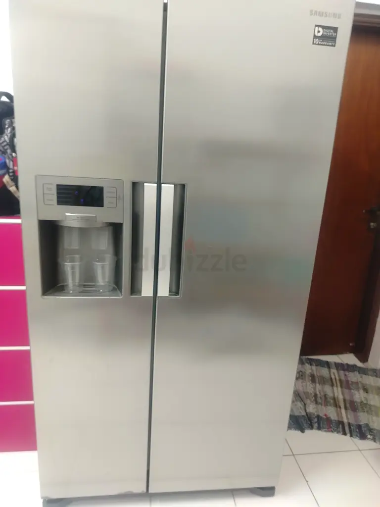 Double door refrigerator