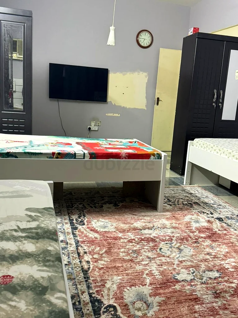 Apartment Ladies Single coat Bedspace near Stadium metro Dubai