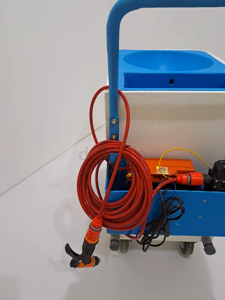 Mini car wash trolley63251897862914113