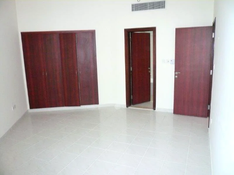 Apartment ** LARGE 1 BEDROOM FOR SALE IN ENGLAND CLUSTER **