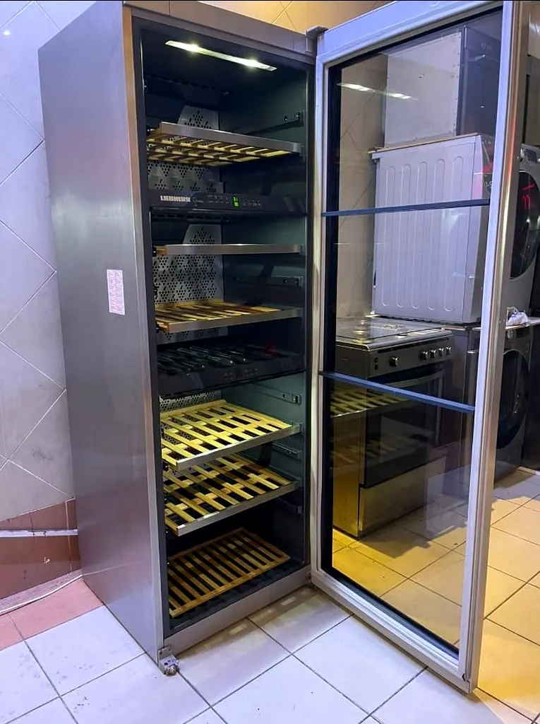 Liebherr wine fridge dual zone temperature 200 bottles