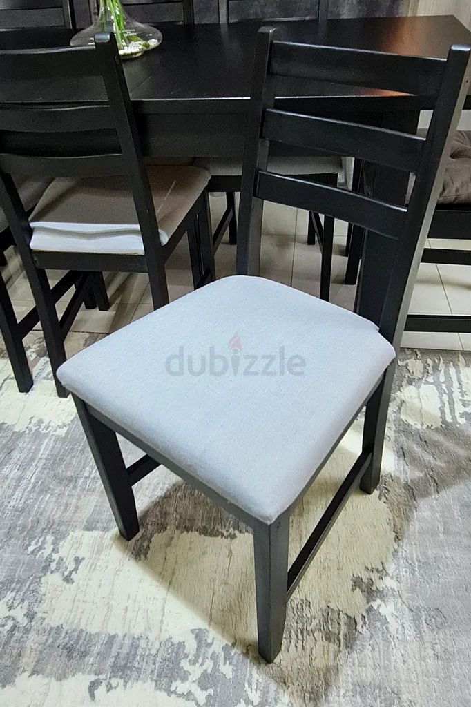 Pure wood Extendable dining table with 8 chairs IKEA. Like new