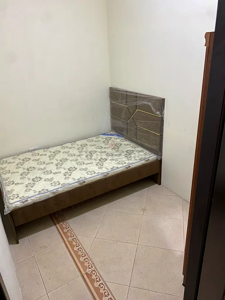 Apartment Big Soundproof Partition Room near Sharaf DG/Burjuman Metro