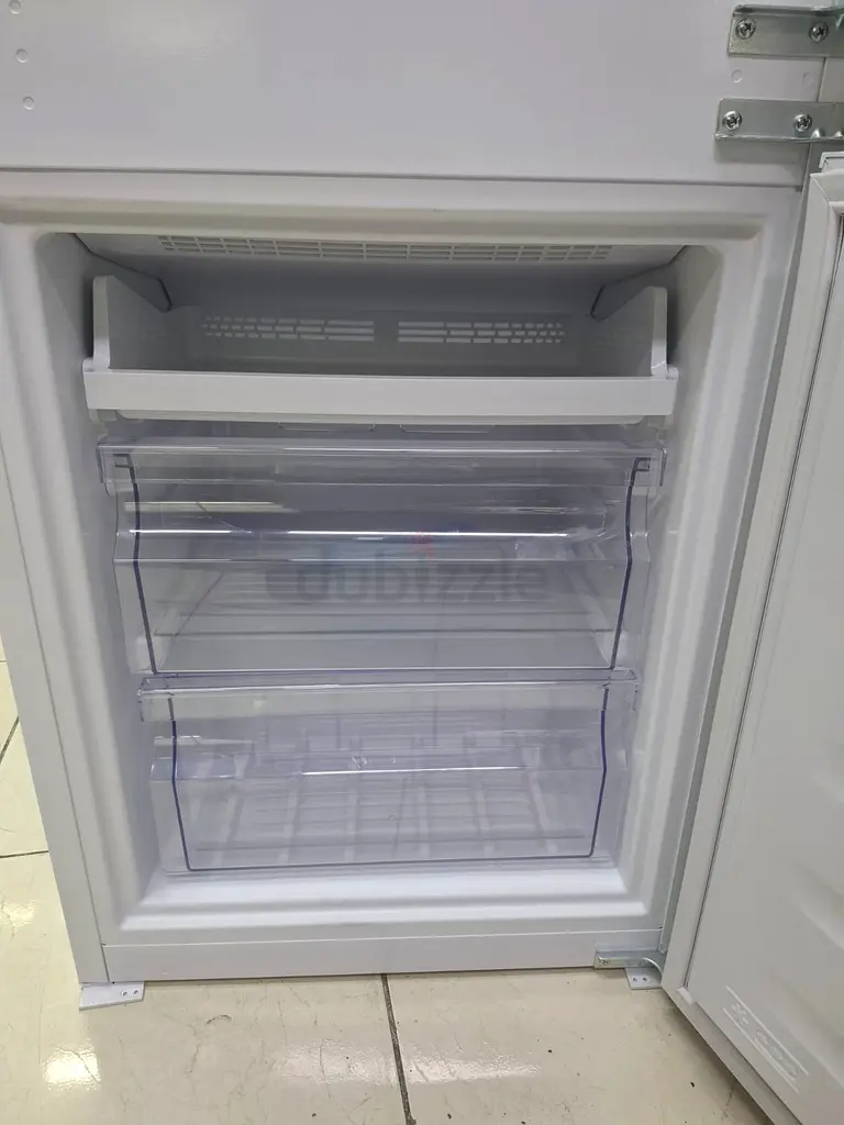 Whirlpool bulit in fridge freezer excellent condition