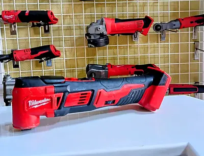 MILWAUKEE SMART MULTI TOOL 18V