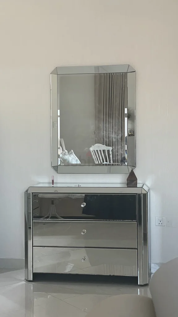 Dressing table with mirror dubizzle discount