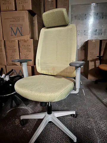 Mesh office chair