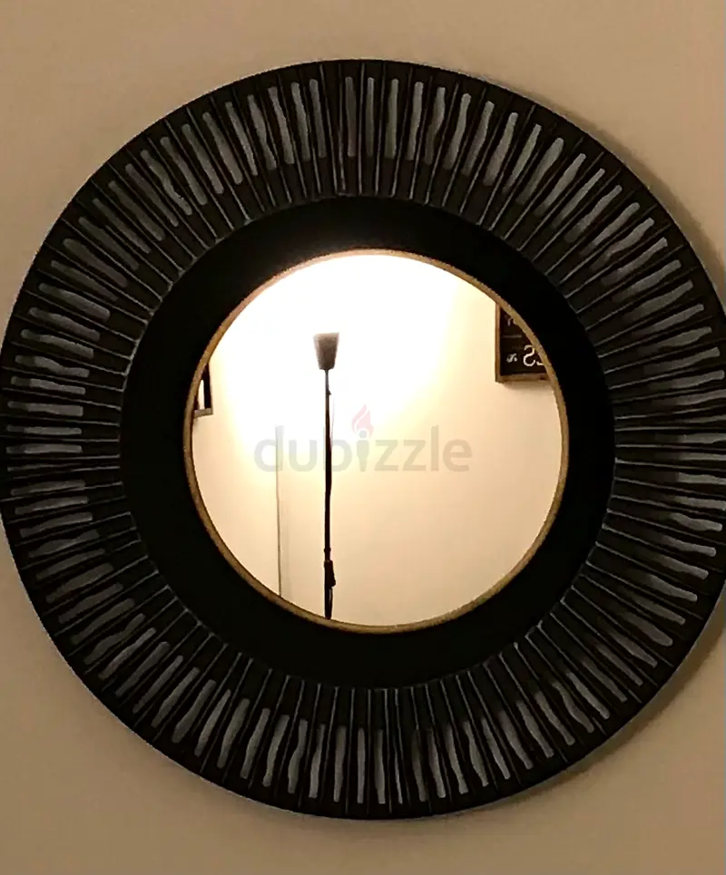 Wall mirror