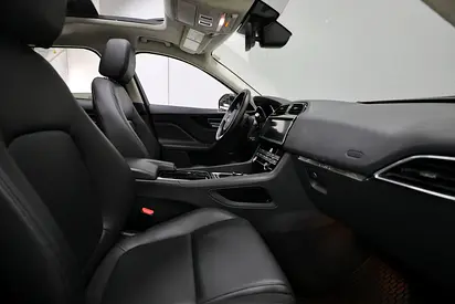 صورة مصغرة 14 لـ 2020 Jaguar F-PACE