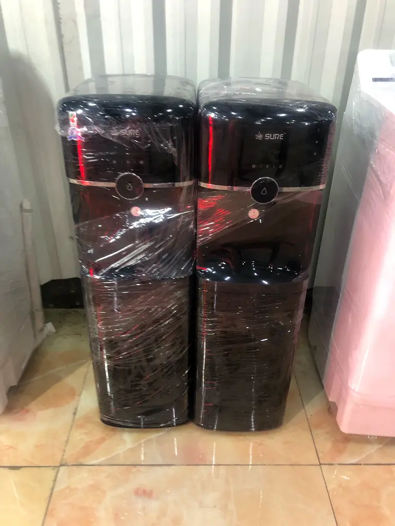 Bottom load water dispenser