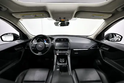 صورة مصغرة 7 لـ 2020 Jaguar F-PACE
