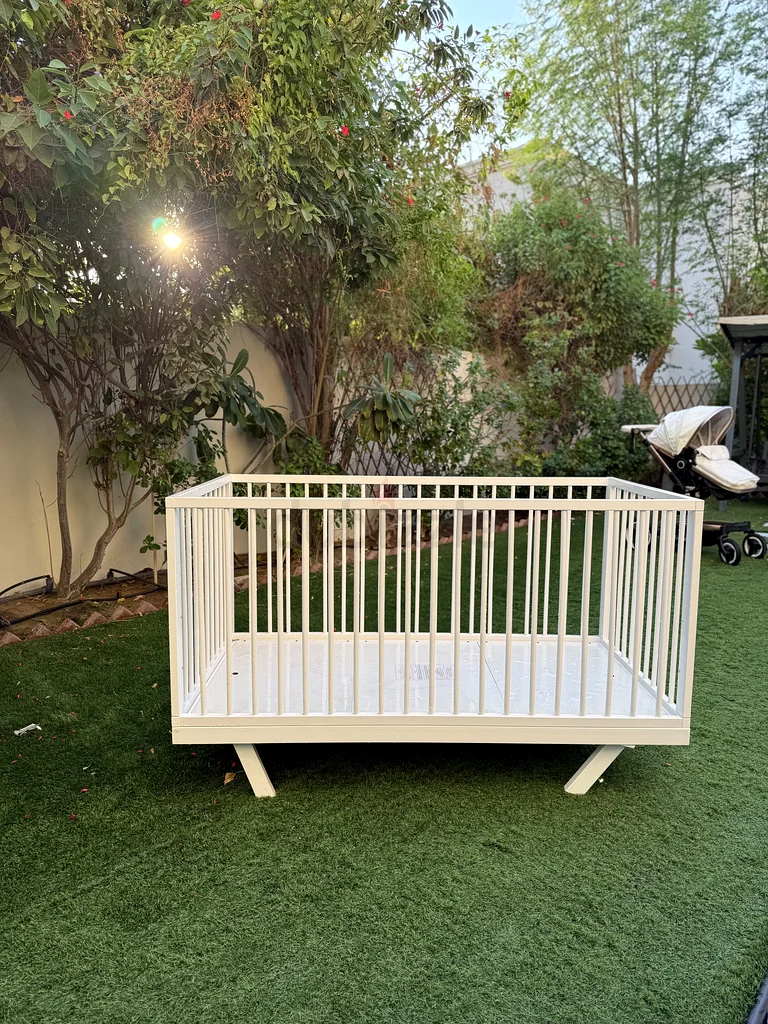 Baby crib with mattress