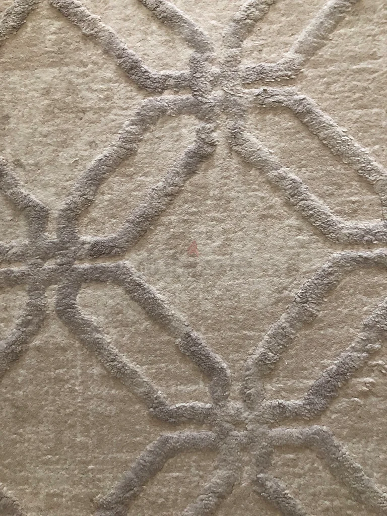 سجاد معروض للبيع63212893197185111