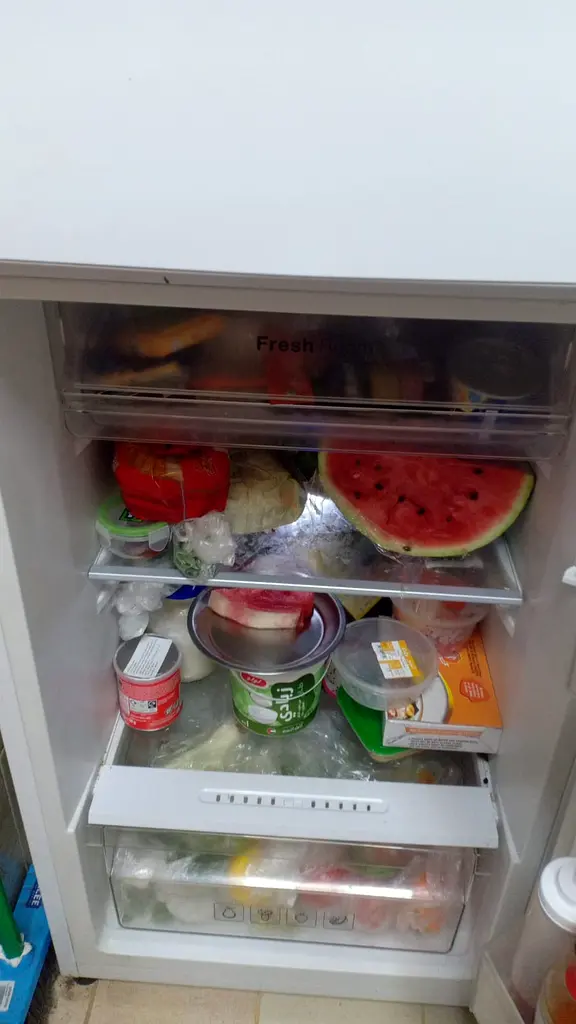 Double door refrigerator