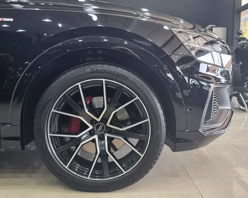 AUDI Q8 S-LINE 2021 GCC IN IMMACULATE CONDITION63151402350081114