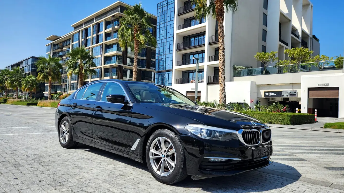 BMW 5-Series 2019 — photo 1 of 15
