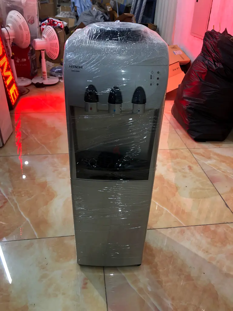Top load water dispenser