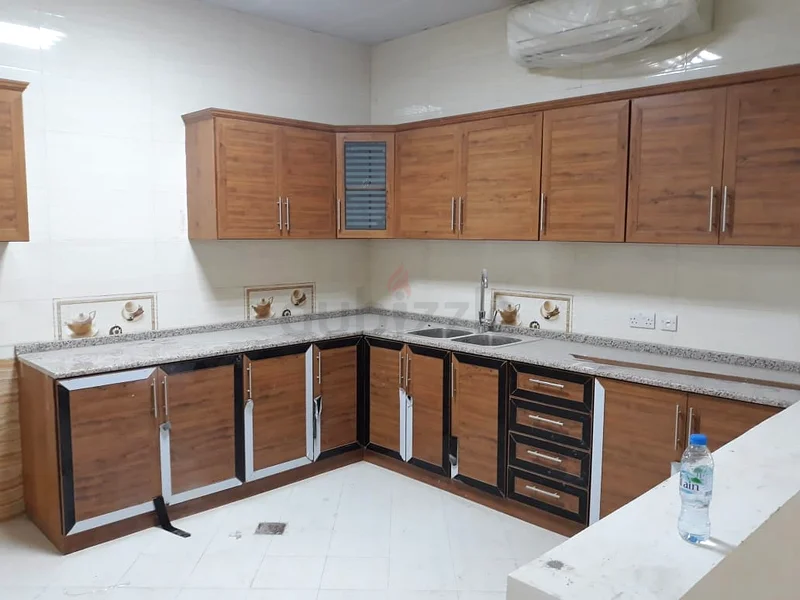نحن نقوم بصنع كل تصميم جديد لخزانة المطبخ63219352561538111