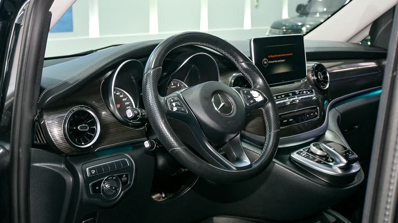 MERCEDES-BENZ V250 2020 4MATIC GCC . IN EXCELLENT CONDITION63145338219265114