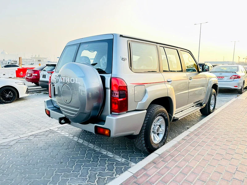Nissan Patrol Safari, manual transmission, the legend, 2024 model, zero kilometers, agency warranty63139705844098114