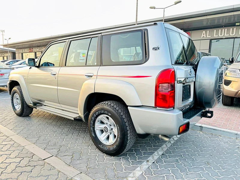 Nissan Patrol Safari, manual transmission, the legend, 2024 model, zero kilometers, agency warranty63139705844098113