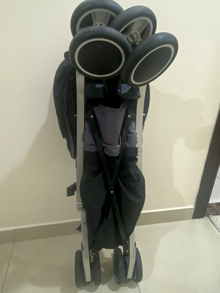 Baby stroller for sale in Sharjah63205357346307112