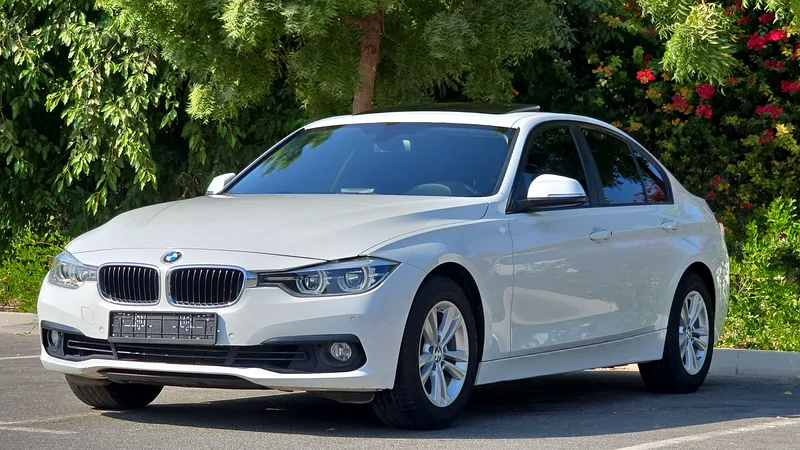 ضمان ساري المفعول، طراز BMW الفئة الثالثة 318i الأعلى فئةً، بمواصفات دول مجلس التعاون الخليجي، مع سجل صيانة كامل، ملكية أولى63175701563267113