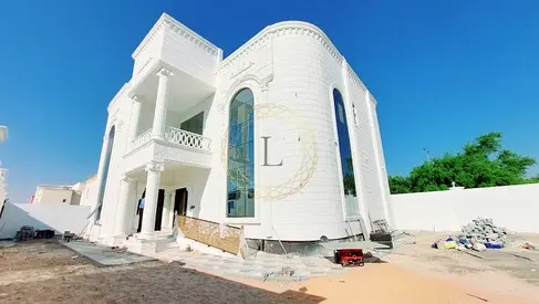 Brand New |private Yard And Entrance |