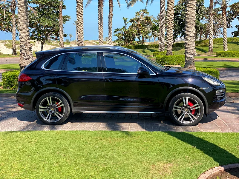 2011 Low Mileage V8 Porsche Cayenne S63136839568387114