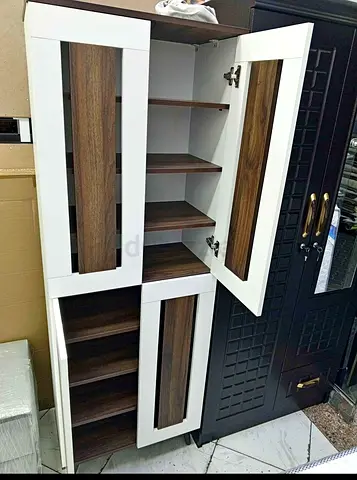 4 door sho rock cabinet wood