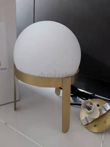 Table lamp