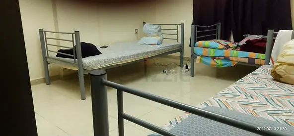 Non drinking  smoking executive male bachelor bedspace for Keralite (India) available from Dece