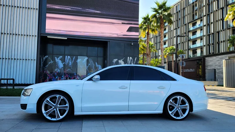 2013-Audi S8-S line-4.0L-8 Cyl -Full option -Excellent Condition63225699611651112
