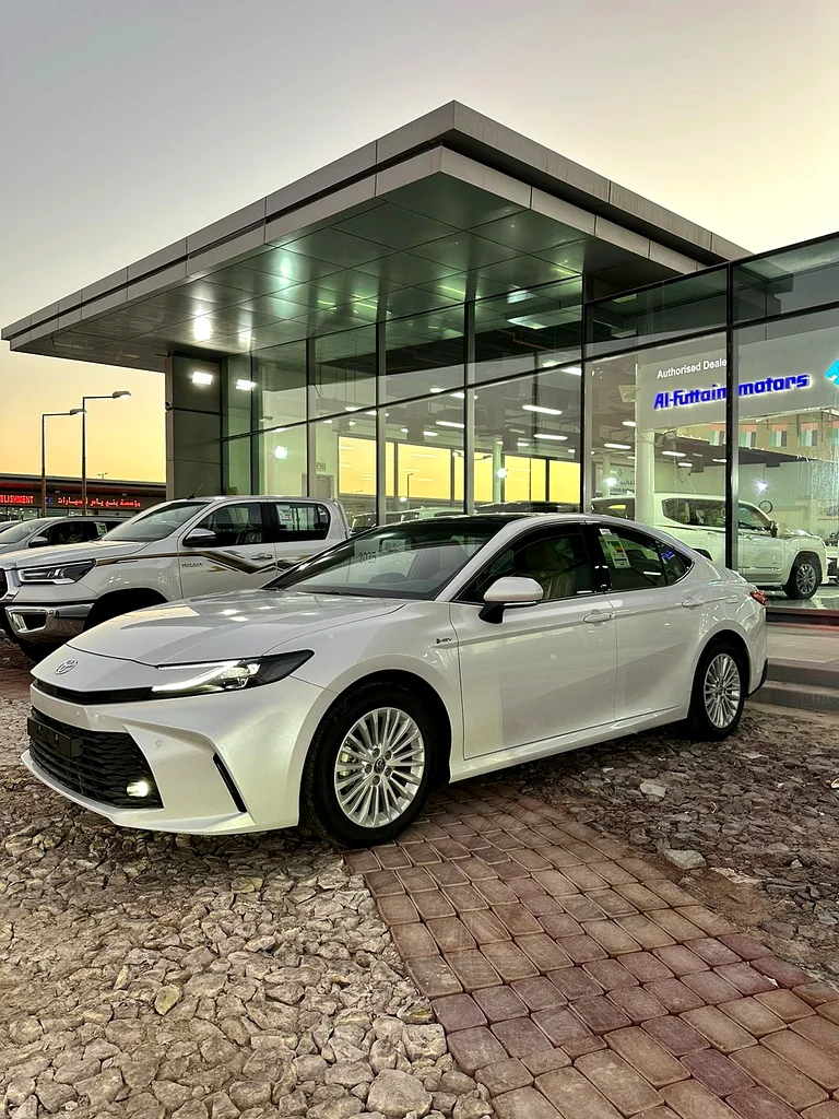 Toyota Camry Hybrid 202563147211773569112