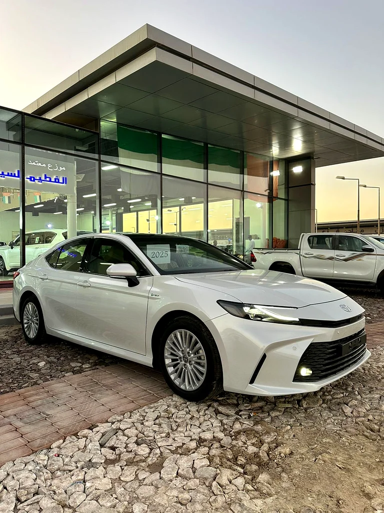 Toyota Camry Hybrid 202563147211773569111