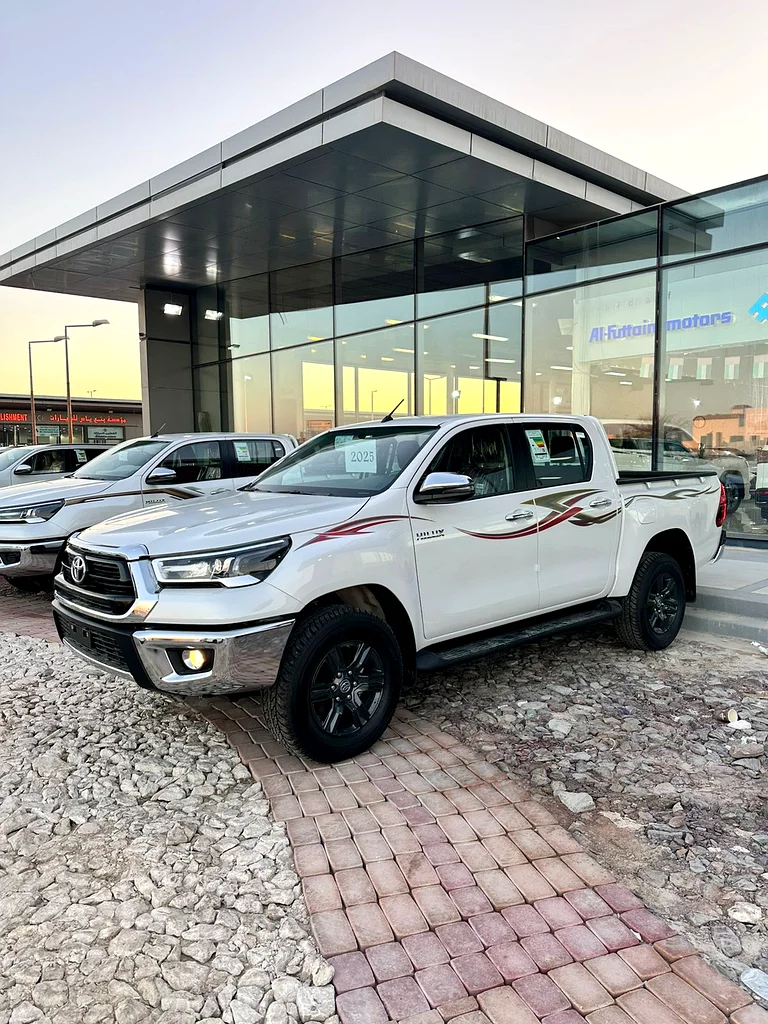 Toyota Hilux double cabin full option 202563149120776707111
