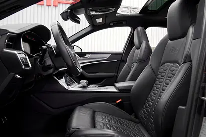 صورة 10 لـ 2021 AUDI RS6